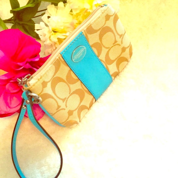 Coach Tan & Blue Wristlet - Picture 6 of 6